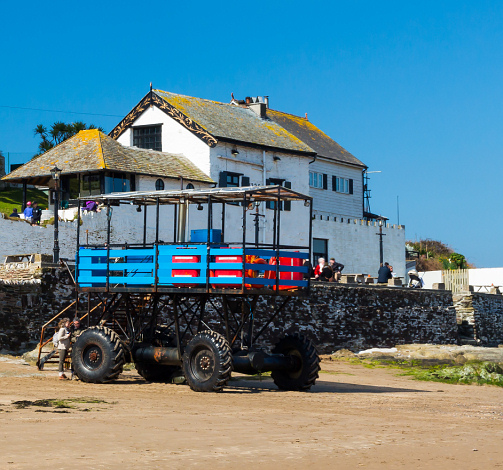 The Sea Tractor arriving by the Pilchard Inn