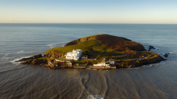 Burgh Island zoomed out with the tide in