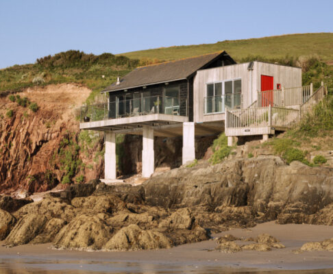 beach-House-at-Burgh-island-Wide-Angle